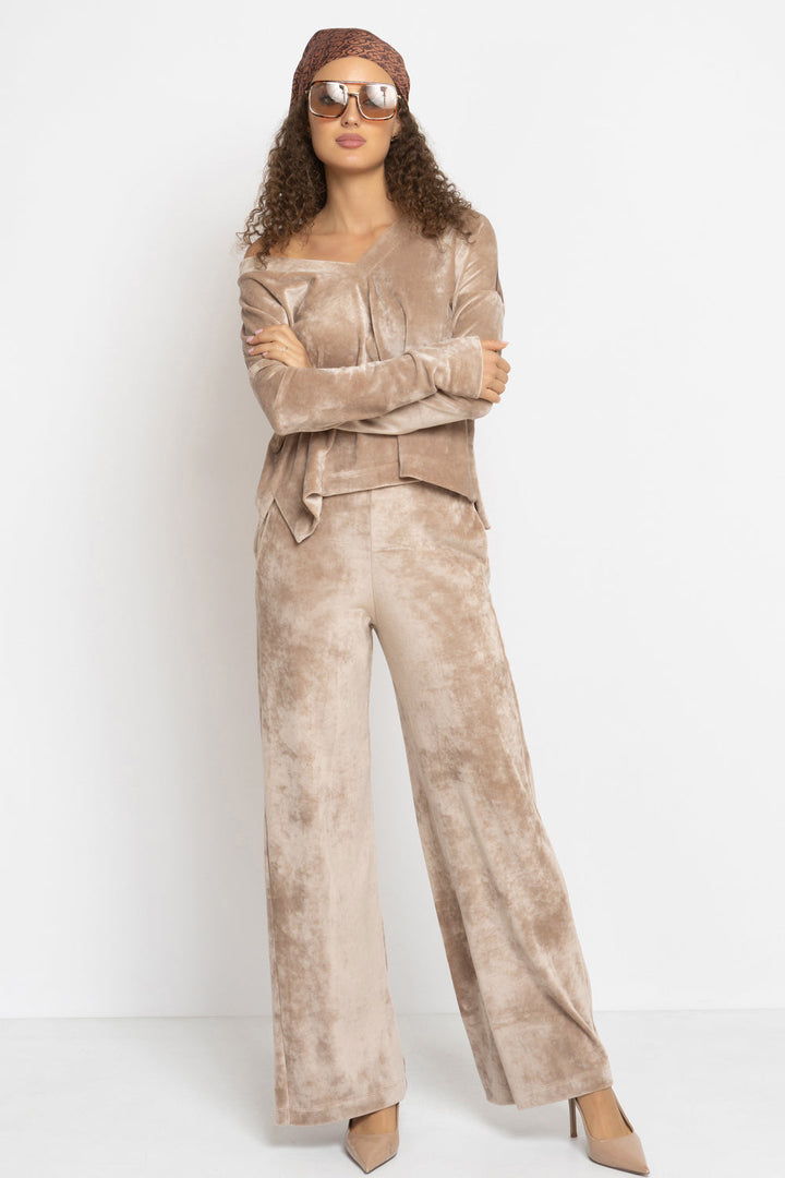 VELVET WIDE-LEG TROUSERS WITH ELASTIC WAIST IN BEIGE - ESSENTIALS JIORO ПАНТАЛОН ОТ КАДИФЕ С ШИРОК КРАЧОЛ И ЛАСТИК В ТАЛИЯ В БЕЖОВО - ESSENTIALS JIORO 