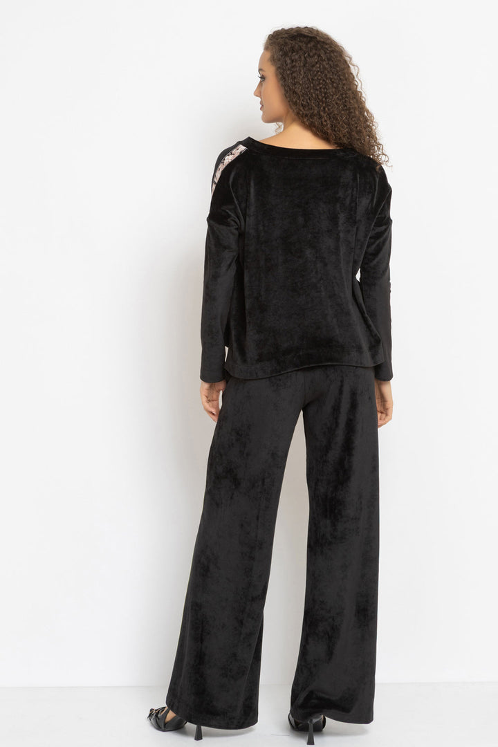 VELVET WIDE-LEG TROUSERS WITH ELASTIC WAIST IN BLACK - ESSENTIALS JIORO ПАНТАЛОН ОТ КАДИФЕ С ШИРОК КРАЧОЛ И ЛАСТИК В ТАЛИЯ В ЧЕРНО - ESSENTIALS JIORO