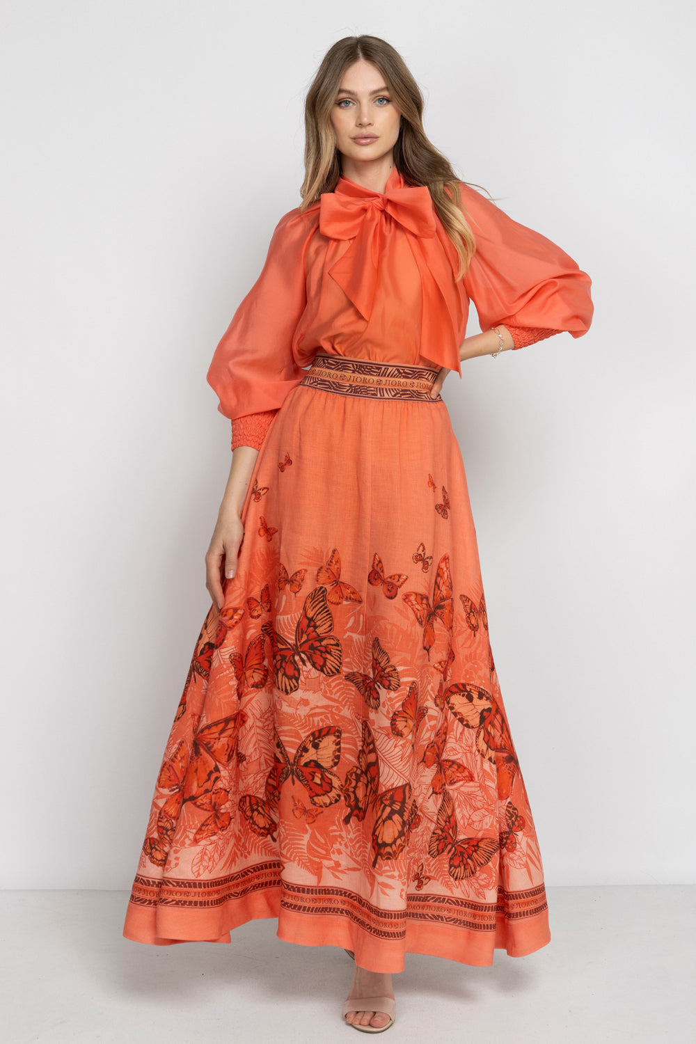 BOHEMIAN PAPAYA LYOCELL BLOUSE WITH PUFF SLEEVES AND TIE-FRONT COLLAR - ESSENTIALS JIORO БОХЕМСКА РИЗА ОТ ЛИОЦЕЛ В ЦВЯТ ПАПАЯ С БОГАТИ РЪКАВИ И ВРЪЗКА - ESSENTIALS JIORO
