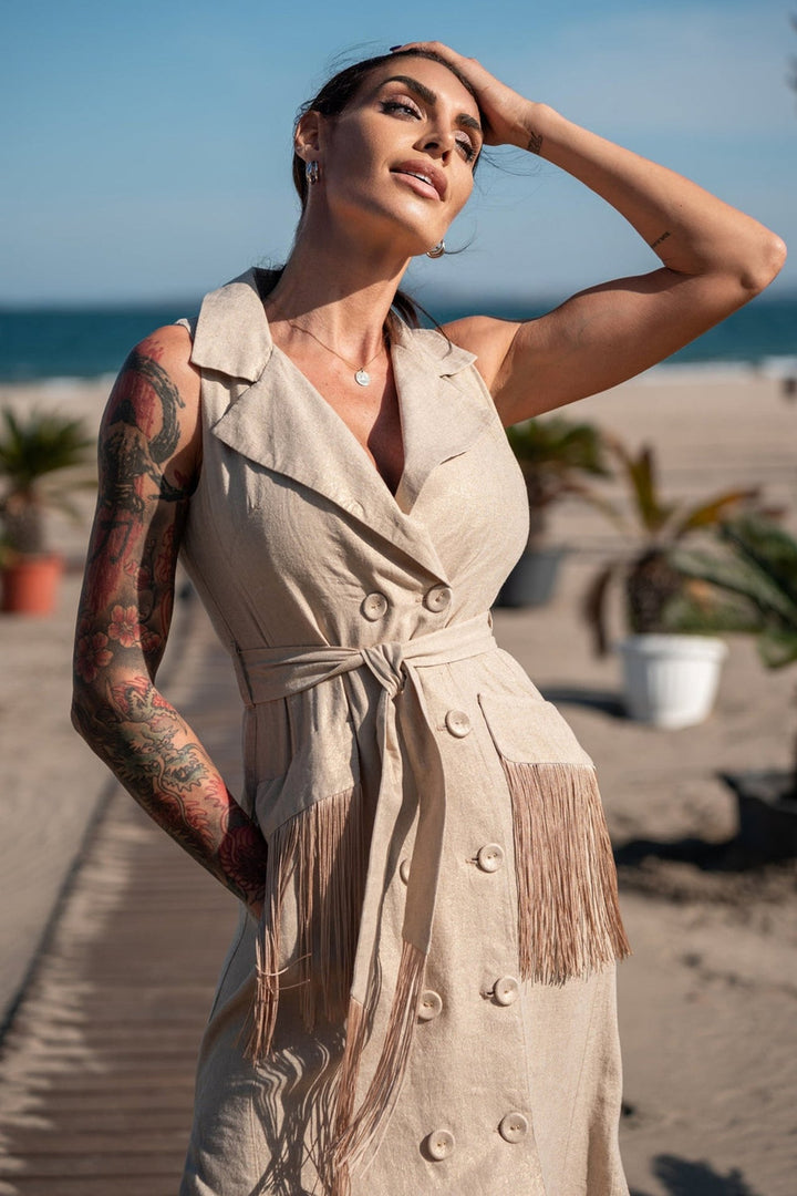 LINEN SLEEVELESS TRENCH MIDI DRESS WITH FRINGES - ESSENTIALS JIORO ДЪЛГА РОКЛЯ ОТ ЗЛАТИСТ ЛЕН С РЕСНИ - ESSENTIALS JIORO