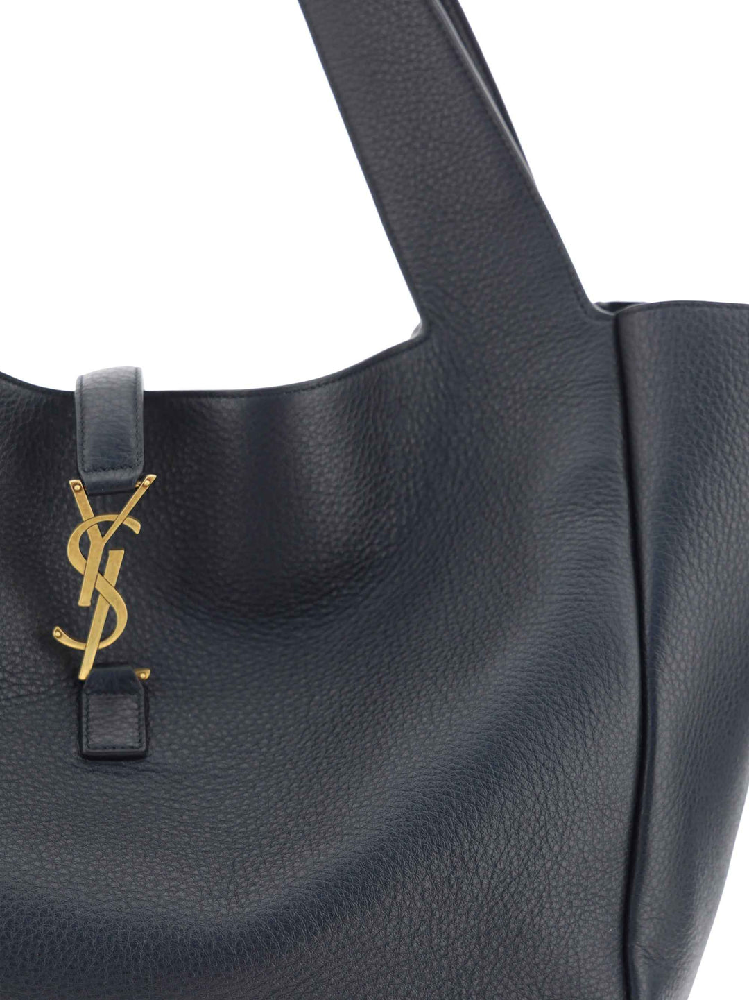 Le 5 À 7 Bea Shoulder Bag