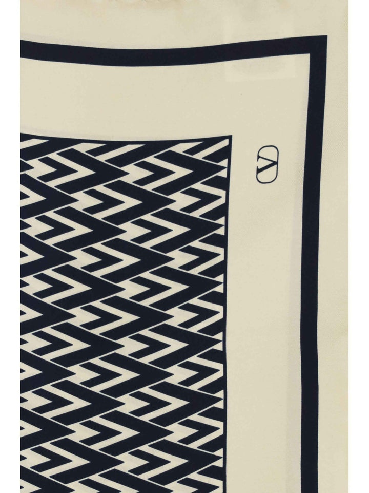 Toute La V silk Scarf