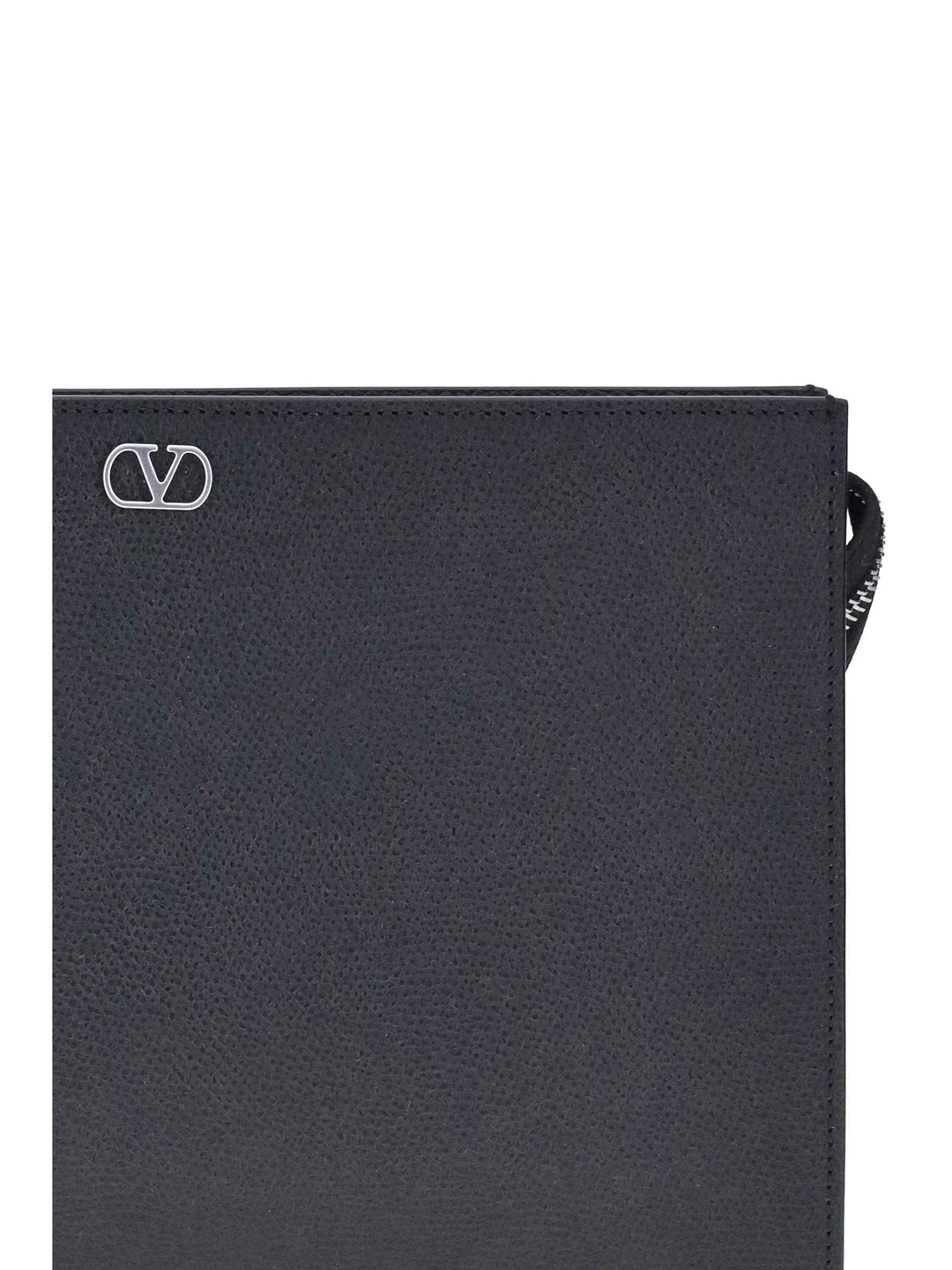 VLogo Signature grained calfskin Pouch