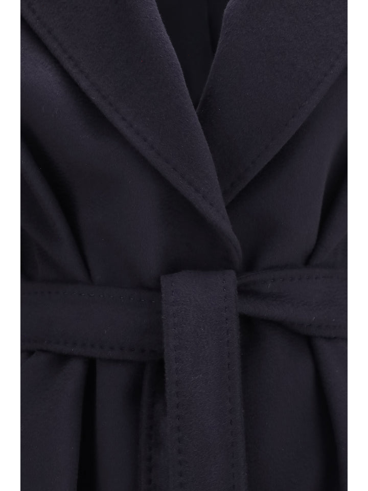 Wool Coat with peak lapels 3