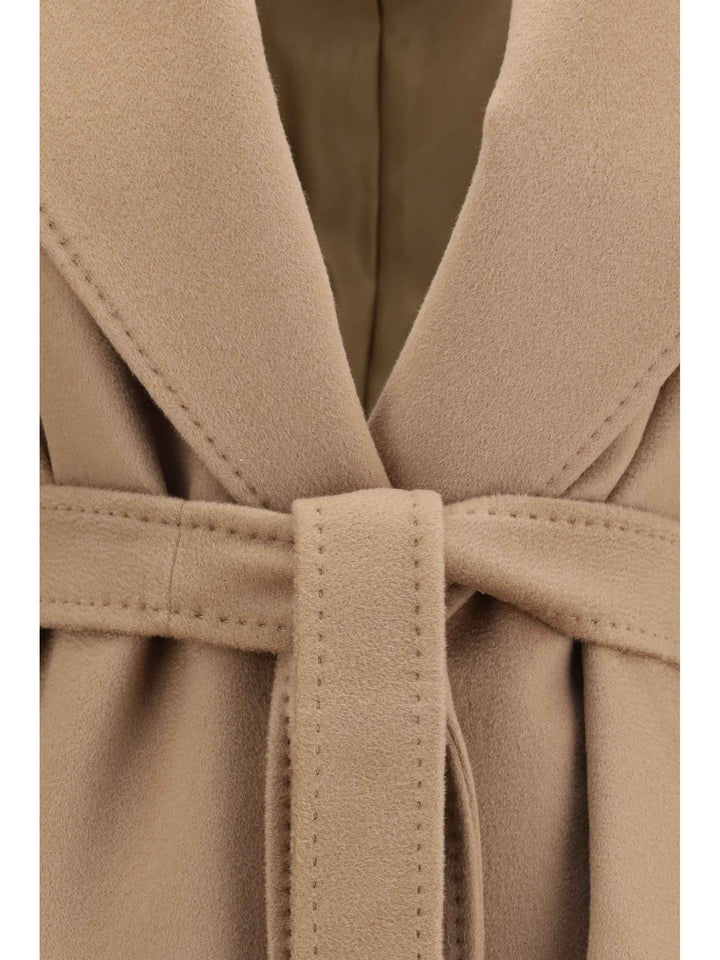 Wool Coat with peak lapels