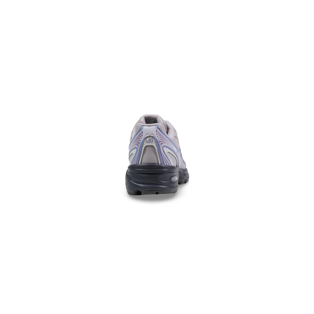 New Balance Sneakers in liliac