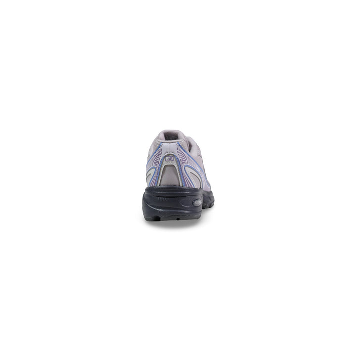 New Balance Sneakers in liliac