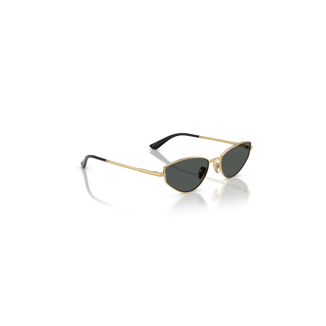 Vogue Eyewear Sunglasses in gold SYNC2FASHION-2477812