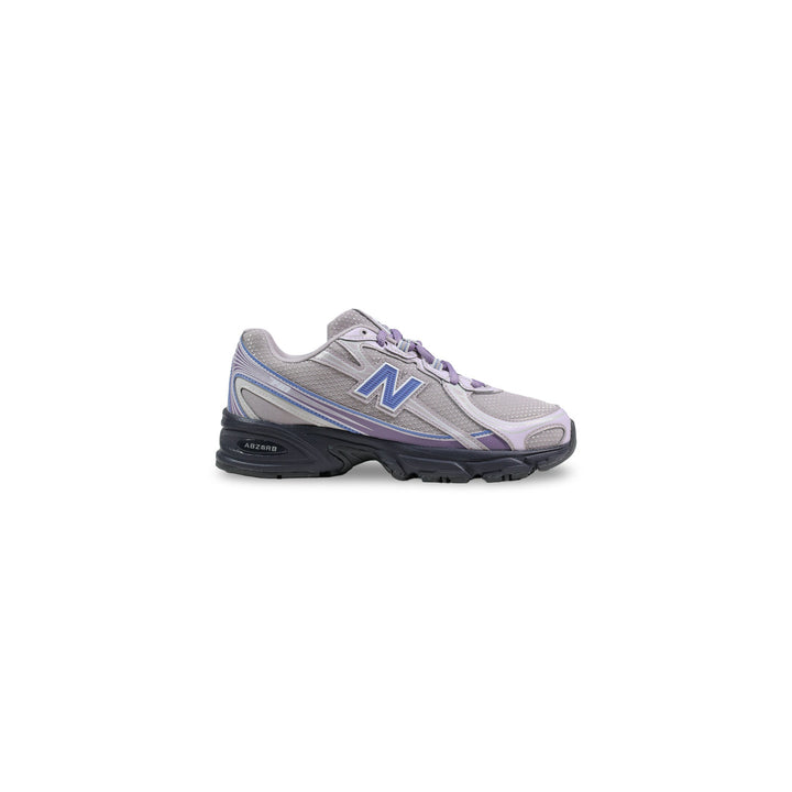 New Balance Sneakers in liliac
